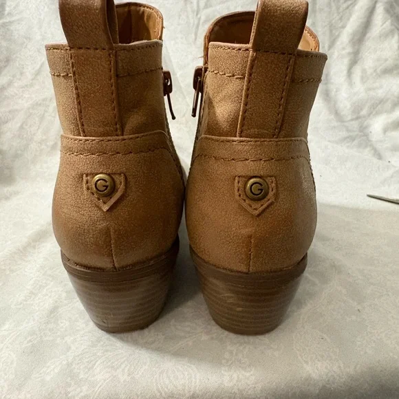G by Guess ankle boots, tan, size 6 1/2 - Picture 2 of 5